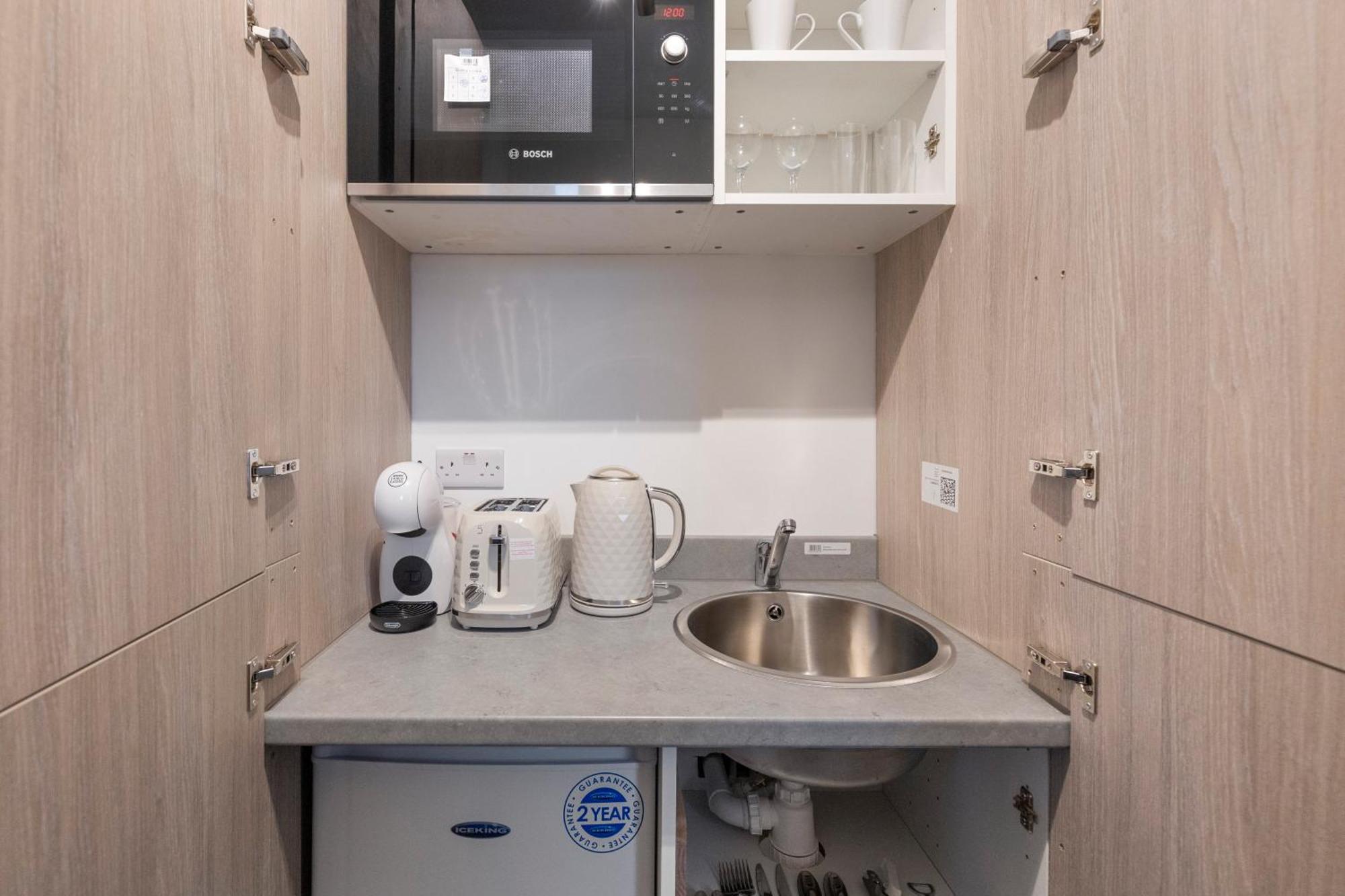 Beautiful-Cosy-King Sized Bed Flat 3 Min Walk To Tube Station Lejlighed London Eksteriør billede
