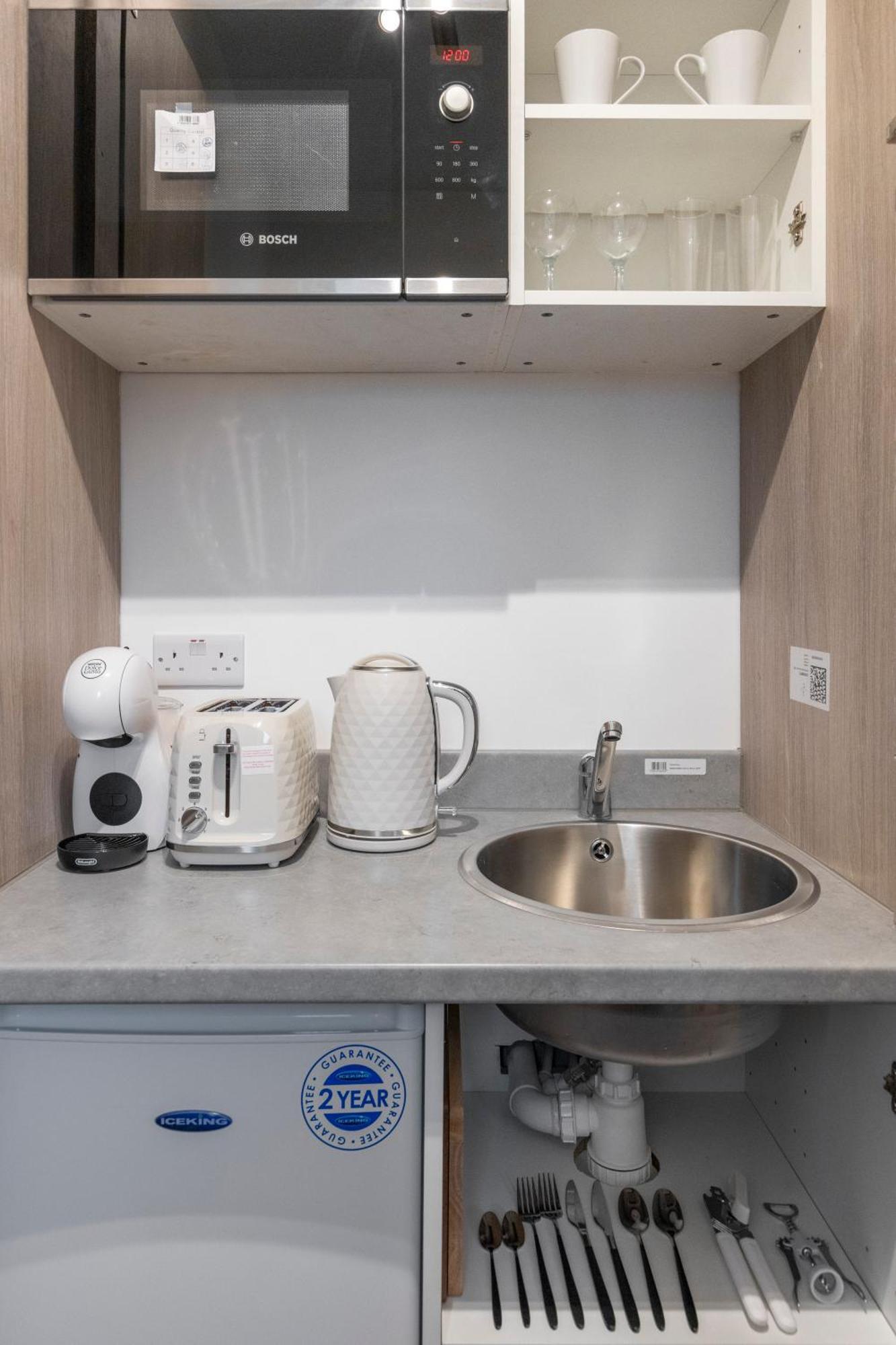 Beautiful-Cosy-King Sized Bed Flat 3 Min Walk To Tube Station Lejlighed London Eksteriør billede